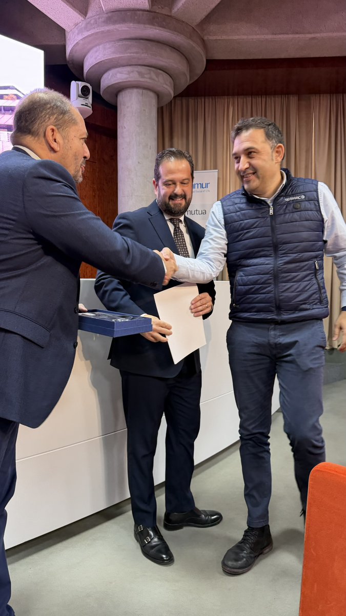 El pasado día 4 de diciembre, recibimos el reconocimiento a los 25 años de colaboración con <a href="/Ibermutua/">Ibermutua</a> como muestra de nuestra confianza y su compromiso de seguir ofreciendo, cada día, el mejor servicio a nuestra empresa y trabajadores.