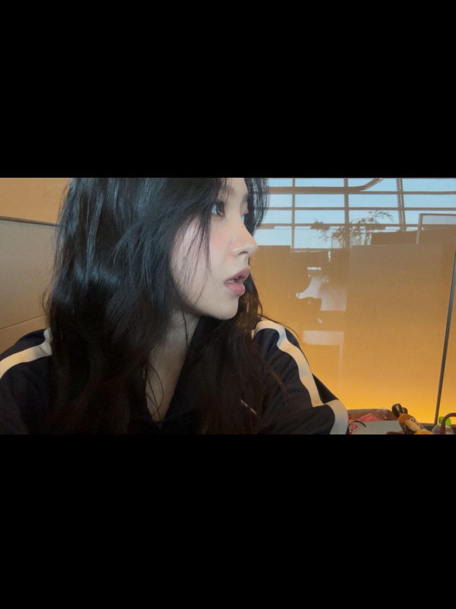 yeristgrm's tweet photo. [INSTAGRAM POST] - 8P1V

Taipei today !!! Heart full !!!💗
https://t.co/ZPYaJOZ4f3

@RVsmtown #RedVelvet #레드벨벳 #Yeri #예리  
251212 · 14:13:56 KST https://t.co/20OXC5Sv5K