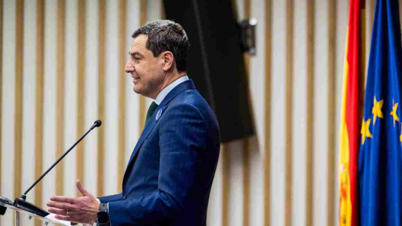 Hay que ser muy miserable para dejar sin comida a las familias.
Bonilla bloquea las tarjetas monedero estatales mientras Andalucía lidera la pobreza infantil, 40.000 familias no podrán acceder a la ayuda más elemental para llenar la nevera y cubrir necesidades básicas de higiene.