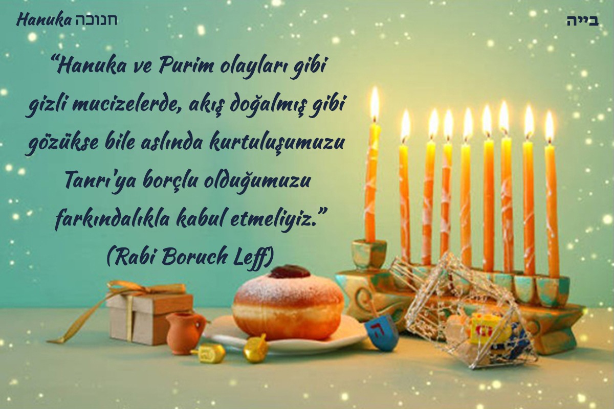 tyahuditoplumu's tweet photo. “Atalarımıza o günlerde bu dönemde yaptığın mucizeler için… gerçekleştirdiğin harikalar için ve onları teselli ettiğin için Sana teşekkür ediyoruz.” (Al Anisim, Sidur kol Yaakov)
Sekiz gece boyunca yakılan kandillere istinaden Işıklar Bayramı- Hag Aurim olarak anılan Hanuka Bayramı, bu yıl 14 Aralık Pazar akşamı başlıyor.
https://t.co/7FPFFOJK1N