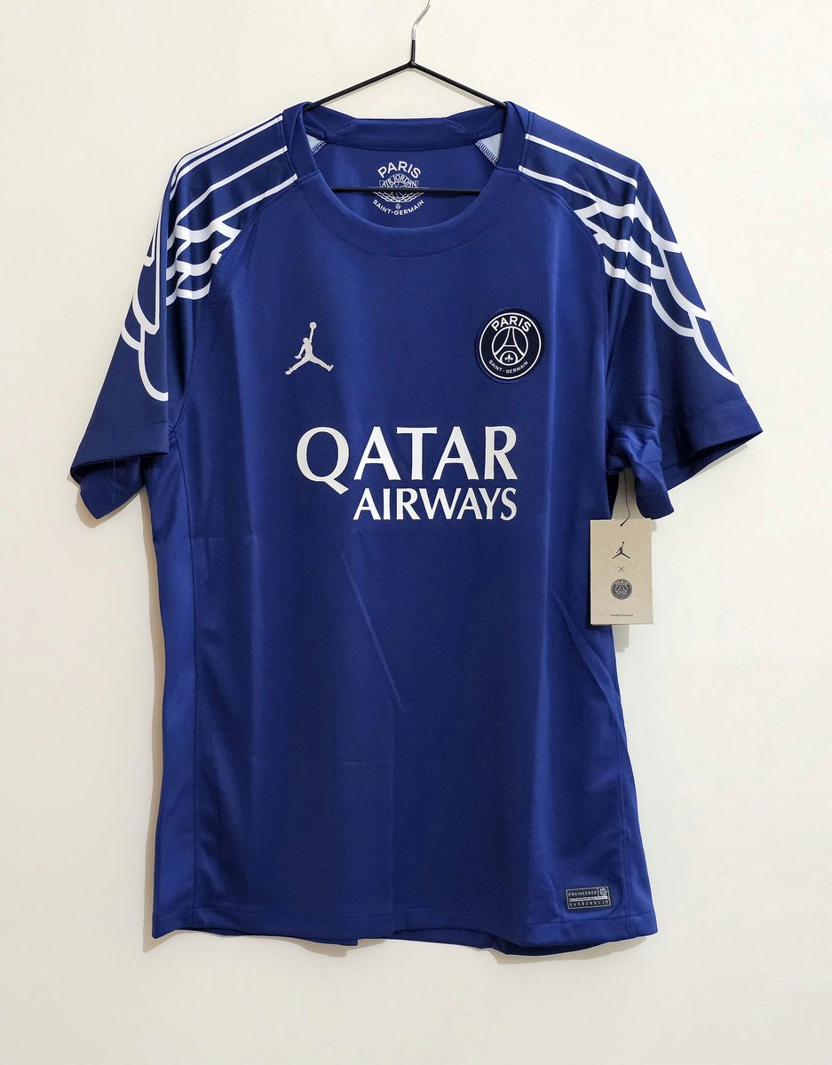 VsKitCorner's tweet image. 🇫🇷 For Sale!

Official Paris Saint-Germain 2024/25 Fourth shirt.

Large. 

Brand New With Tags!

£125.

#PSG #UCL