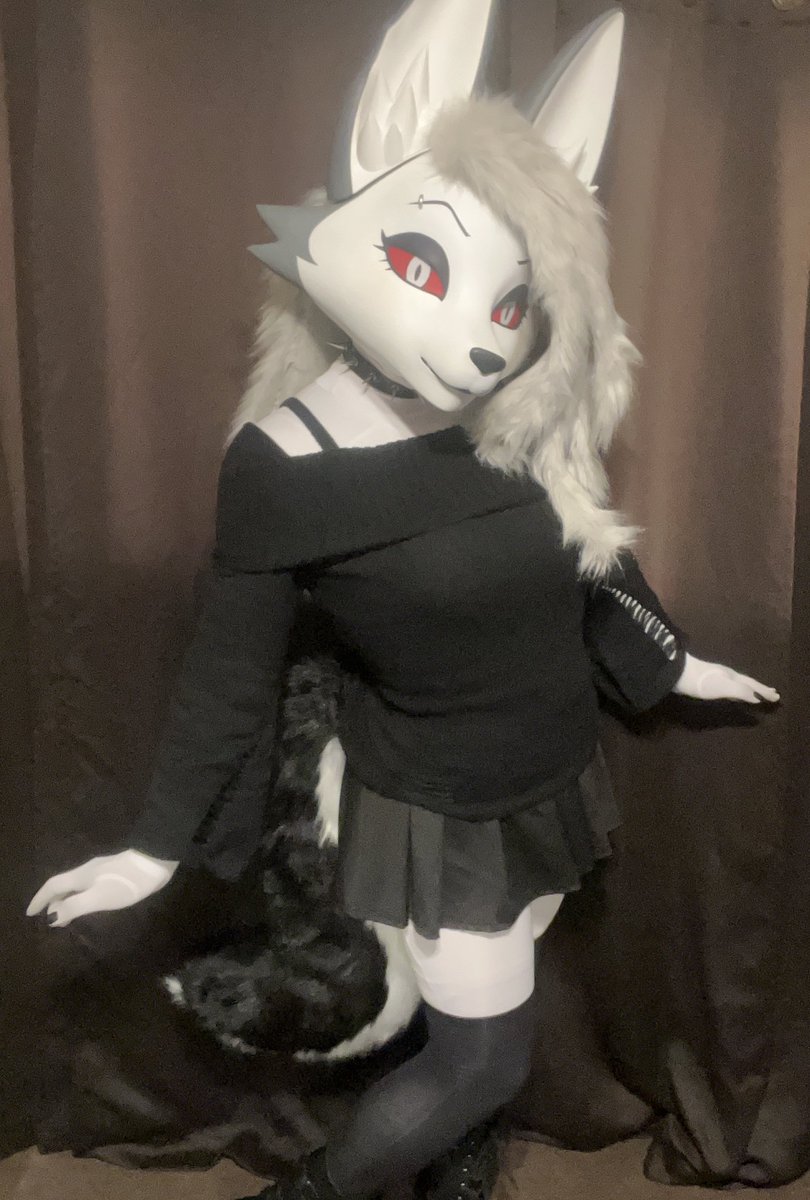Ready for the weekend!? I know I am!

#FursuitFriday #kigurumi #HelluvaBossLoona 
#HelluvaBoss