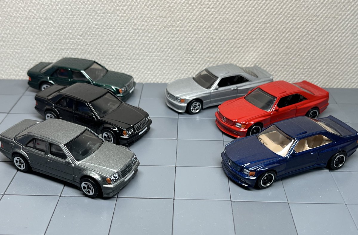 この前買ったホットウィールベーシックのベンツを2台開封 グレーの