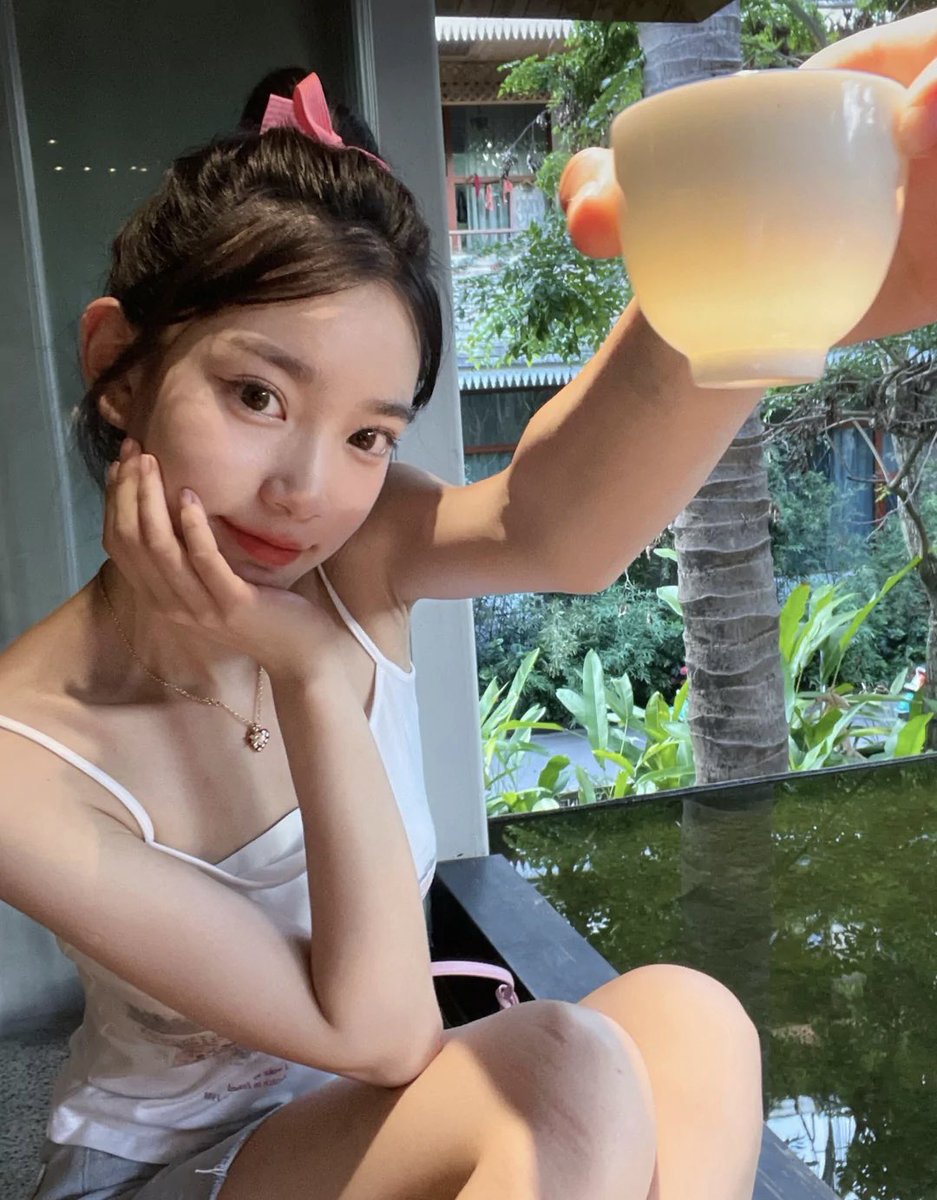 ns_global1978's tweet photo. 喝茶🍵吗，哥哥 https://t.co/WxPGbIJ9CW