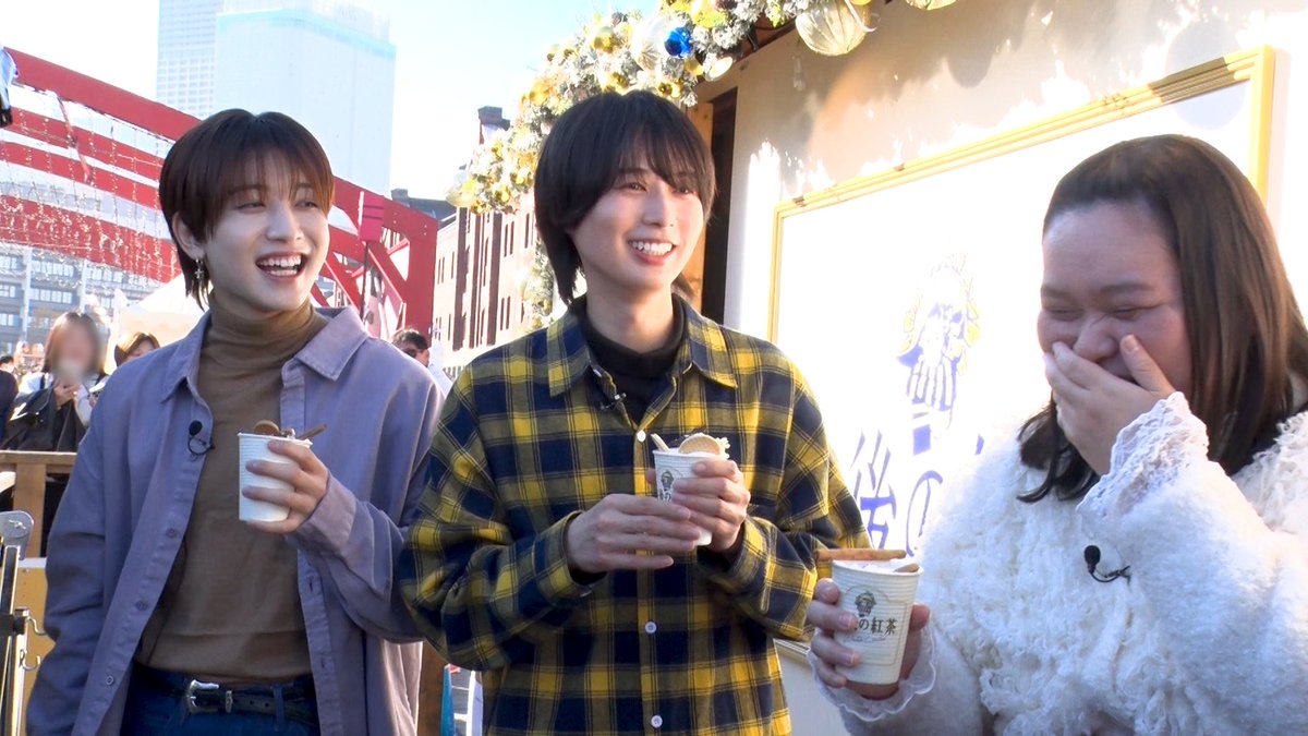 TVGweb's tweet photo. 横浜でクリスマス満喫🎄
「#シューイチ」12/13＆20放送

井上瑞稀＆中村嶺亜（KEY TO LIT）×
田辺智加（ぼる塾）が
赤レンガ倉庫のクリスマスマーケットへ👣
プレゼント交換に自信満々

井上＆中村の食レポ対決も⁉
「今日のロケにかかってるぞ！」

https://t.co/uglOieB8Ck

#KEYTOLIT #KTL @shu1tv https://t.co/0LaLKUsMc8