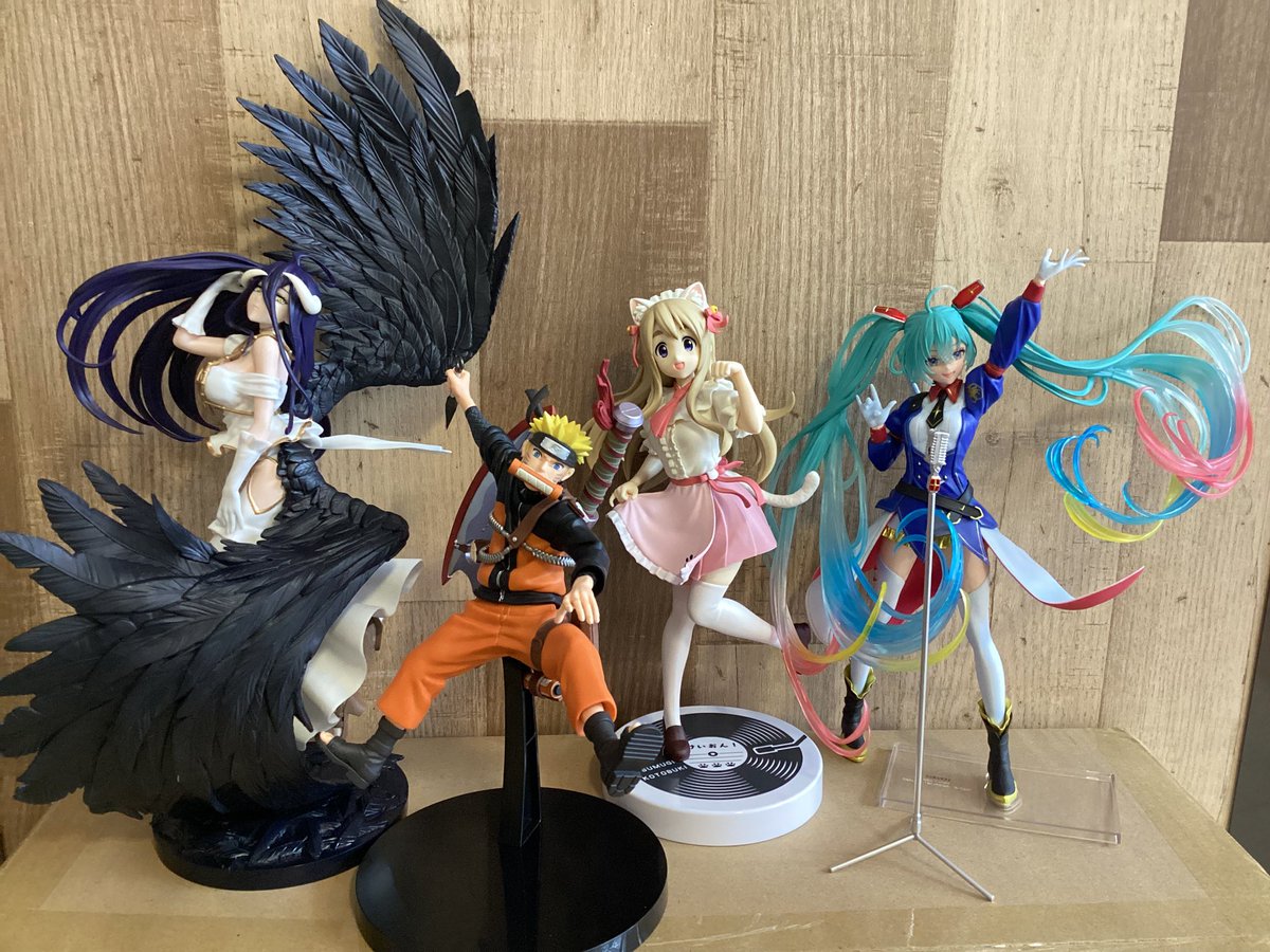 ディズニーランド 限定ワンス・アポン・ア・タイム レーザーキューブフィギュア こんにちは♪わくです☺︎ お問い合わせ多数いただいておりました