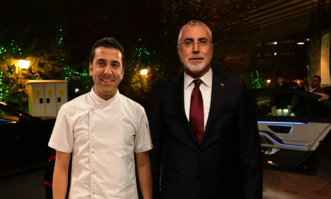 Çalışma Bakanı Vedat Işıkhan, 12 kişilik bir akşam yemeği için Tavacı Recep Usta'da bakanlık bütçesinden 98 bin TL'lik hesap ödedi.