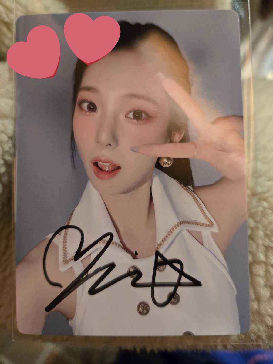 y____a_dayeon's tweet photo. @kep1er_xiao1112 検索より失礼します。
ユジンのサイン入りとは交換できませんでしょうか？
ご検討お願いいたします。🙇 https://t.co/RvpuKnqObF