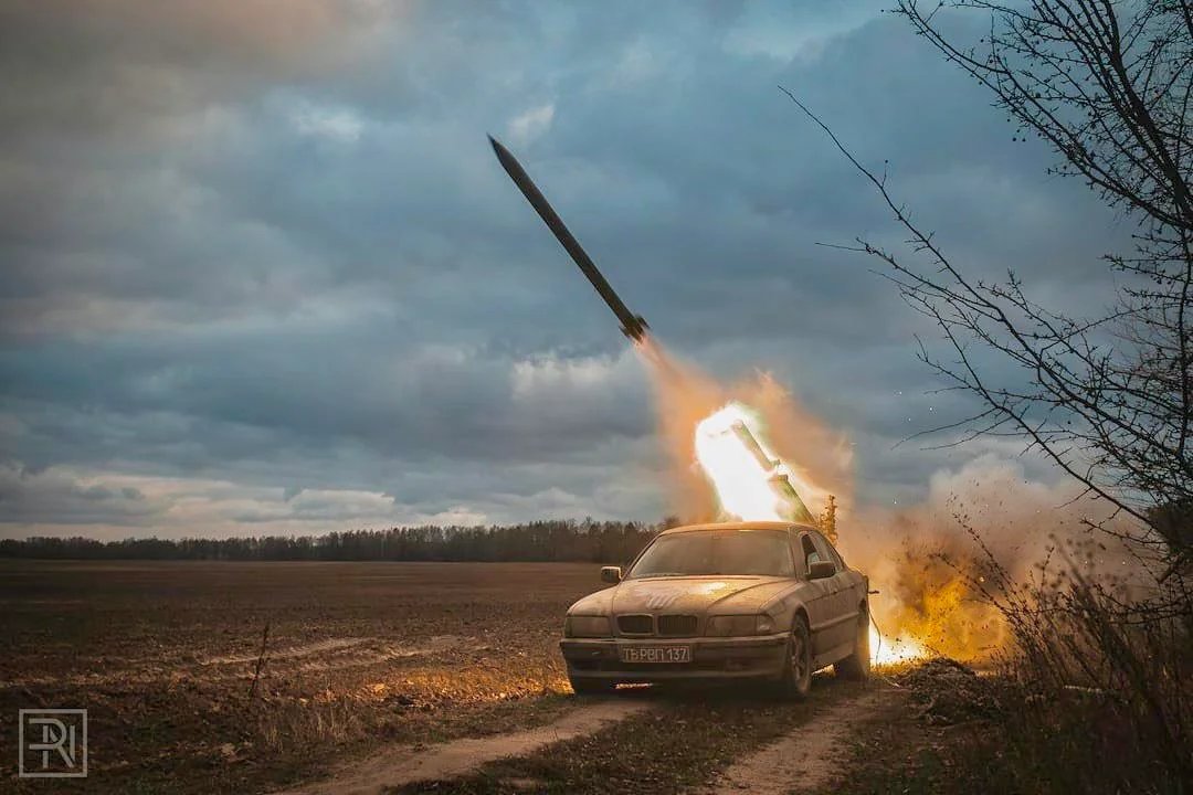 T_90AK's tweet image. Ukrainian BMW E38 7 series being used as MLRS. 
December, 2025.