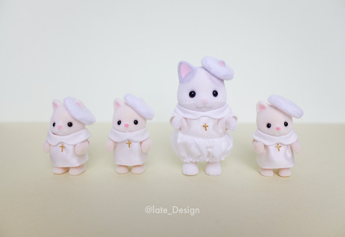 late_Design's tweet photo. 小さな聖歌隊👼👼👼🎶

年末が忙しすぎて
癒されたい…😭アーメン🕊️

 #シルバニア  #シル活 https://t.co/r6u3WFlPb3