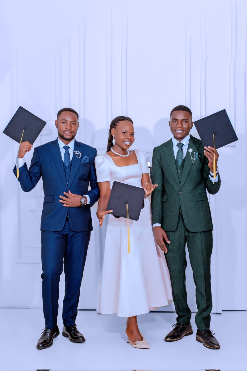 Kuseme2Atugonza's tweet photo. Valuation Surveyors, @MatiaAmutuhaire ,#Monish #kyU21stGrad , We thank God🙏 https://t.co/1ktchyBeax