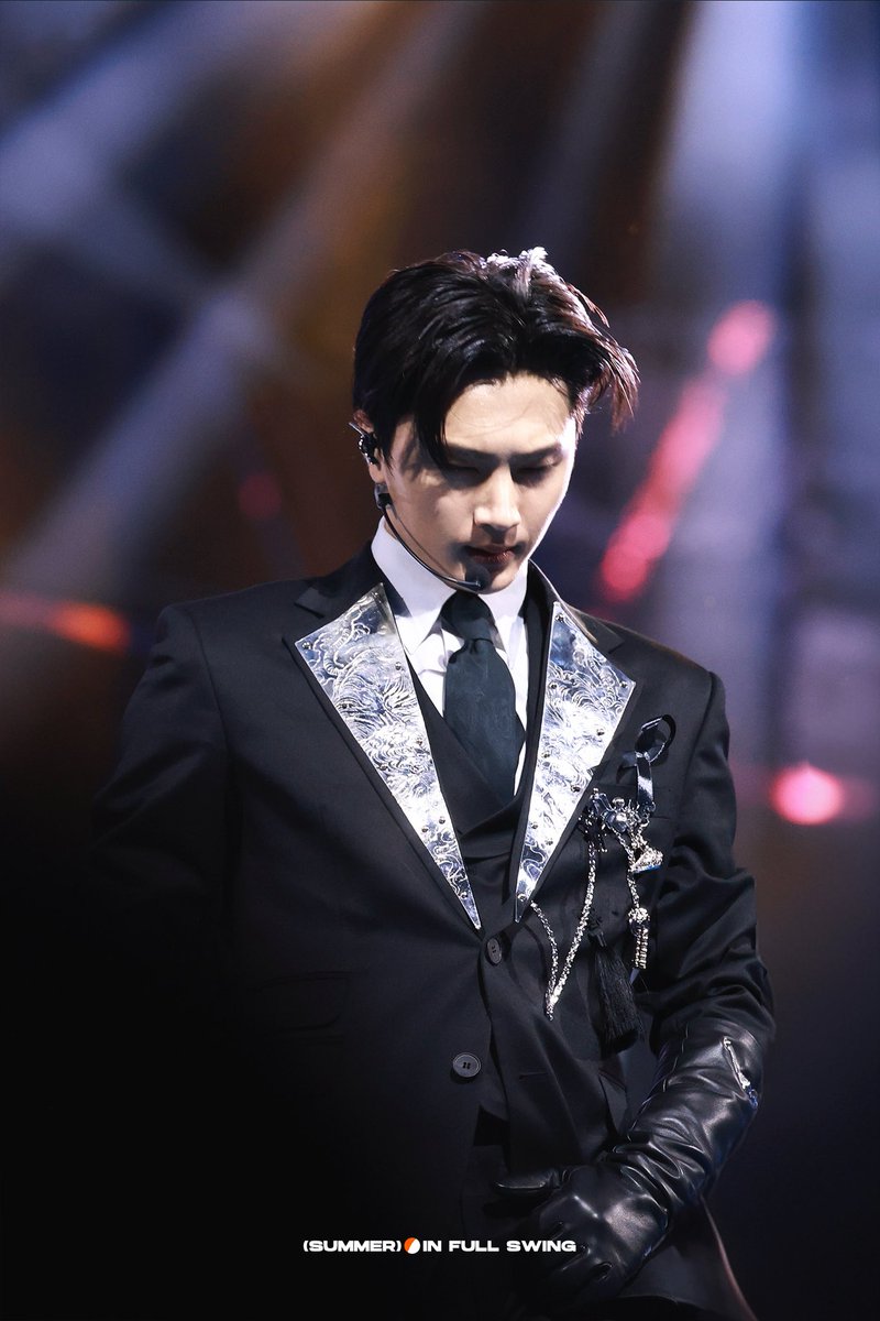 summerinfullswing tweet media