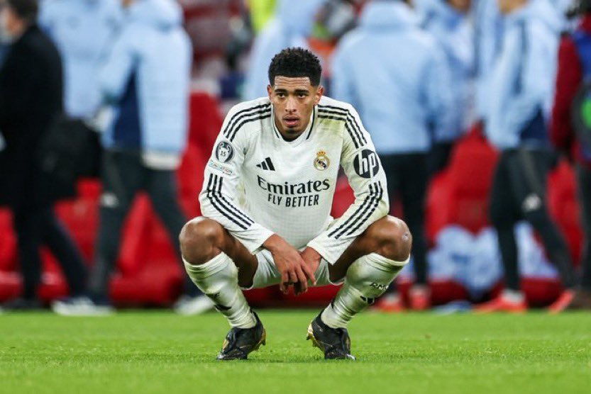 centregoals's tweet photo. 🚨🚨🎙️| Karim Benzema: “What's going wrong at Real Madrid? They LACK a connection between Mbappé, Vini, Bellingham and Rodrygo.

Each one needs to know his role: Jude needs to know he's a playmaker, not a striker. Mbappé needs to know he's a forward, not a playmaker, Vini is a LW, not a number 6...”