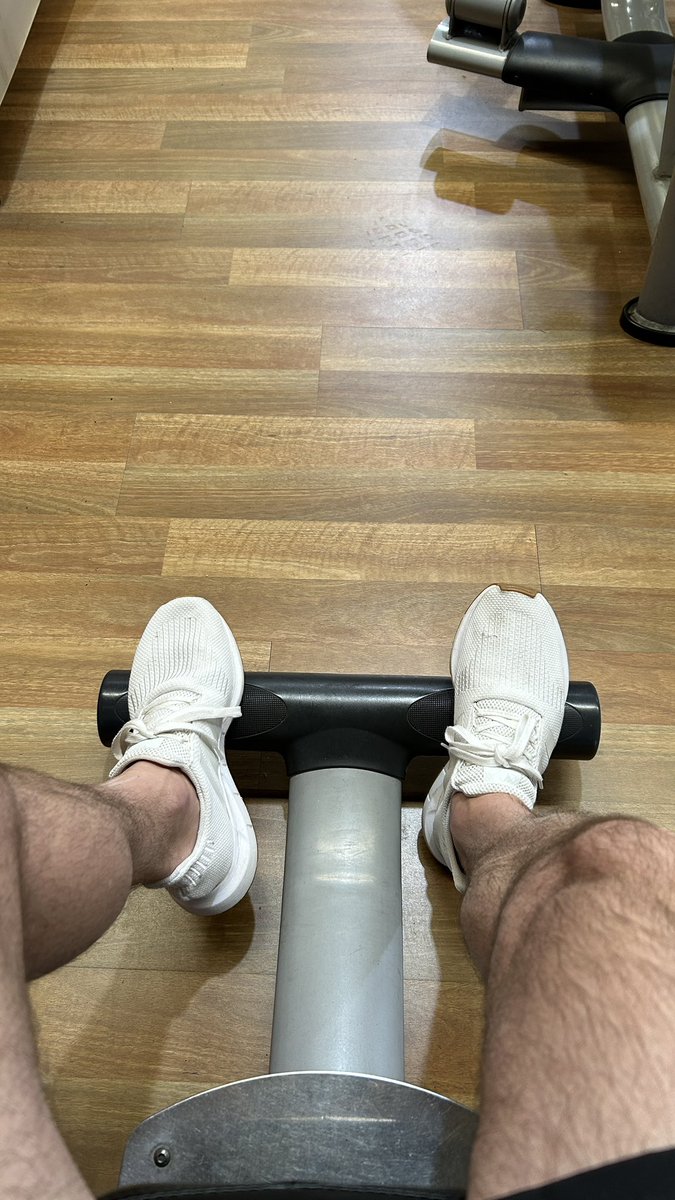 AlphaMasterX1's tweet photo. The gym is the perfect place for you to take your place at my feet. https://t.co/7SFw4wlR8q
