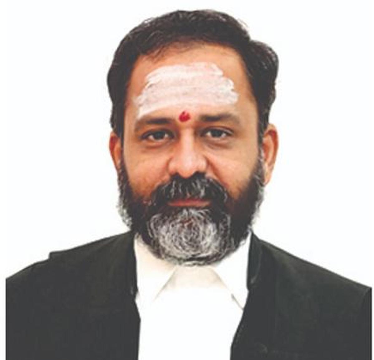 🚨 HUGE! 56 retired judges, including former SC and HC Chief Justices, have issued a statement SUPPORTING Justice Swaminathan after the INDI alliance moved an IMPEACHMENT MOTION against him.