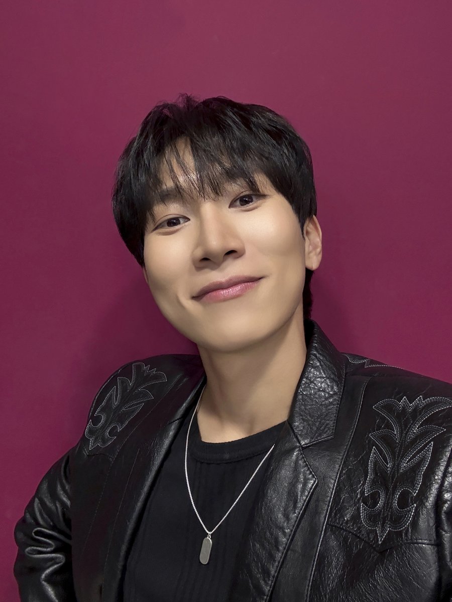 [📂]

📂 B:CHIVE
└📁 #잇츠라이브

멜로디가 사랑하는 ‘그’ 목소리
완전 잇츠은광 ₍˘т т˘₎
또 하나의 Greatest Moment 갱신 완료 ✨

#비투비 #BTOB
#서은광 #SEOEUNKWANG
#언폴드 #UNFOLD
#그레이티스트모먼트 #GreatestMoment
<a href="/BTOB_SEKwang/">서은광</a>