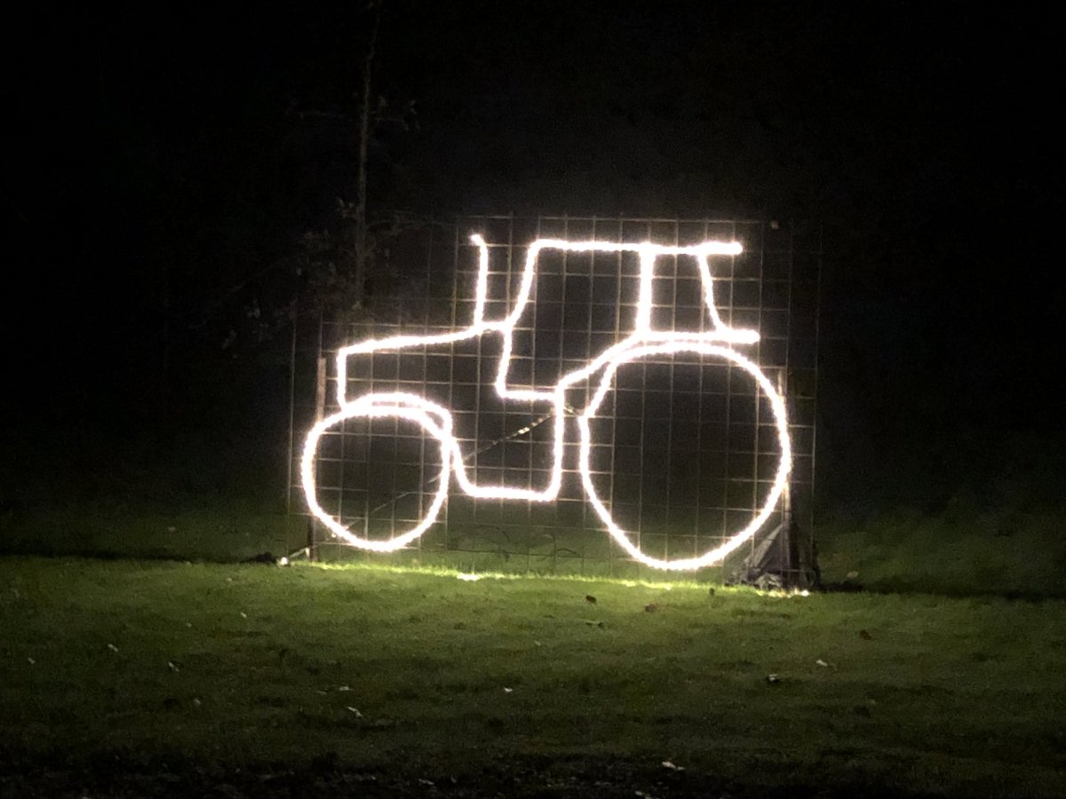 slaoperij's tweet photo. Sfeervol in Orvelte lichtjes route langs boerderijen kerstmarkt
 13 en 14 december gezelligheid winkeltjes open #oerdrenthe https://t.co/UMVWPrIFZ1