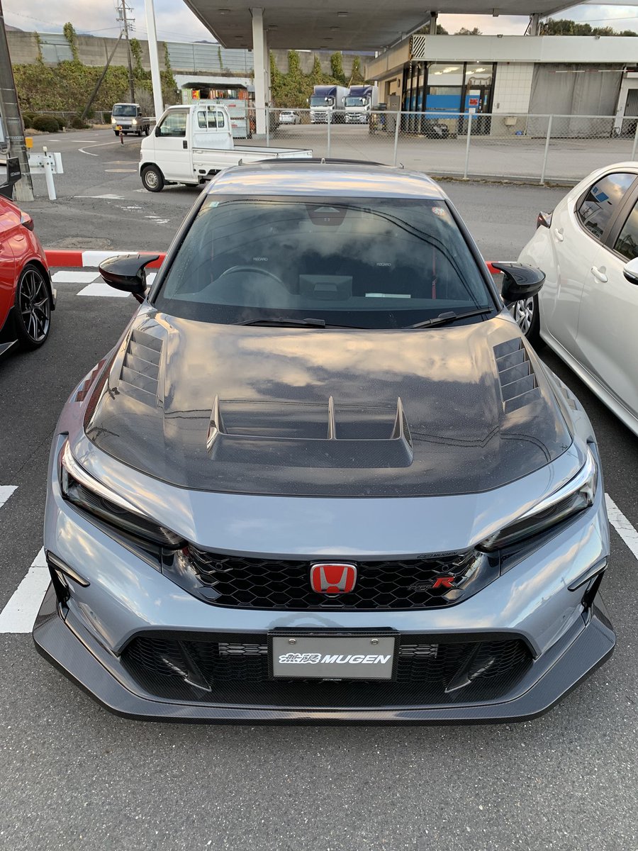 ni4070's tweet photo. HCM sports garage
6周年イベント
1日早く来てしまいました（笑）
さて帰りますか🚗 https://t.co/z9RxeQBh5U