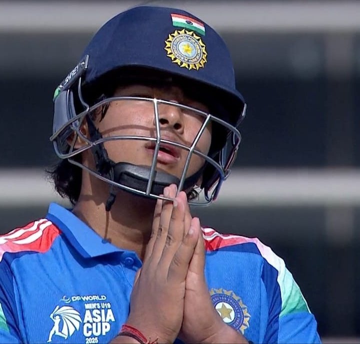 nomadic_shivang's tweet photo. Outstanding! 14-year-old Vaibhav Suryavanshi smashes 171 off 95 balls (14 sixes, 9 fours) for India U19 vs UAE U19. A prodigious talent lighting up the crease! 🇮🇳🏏 #vaibhavsuryavanshi #U19Cricket #IndianCricket #IndvsUae #VaibhavSooryavanshi https://t.co/2yE5WeYNDw