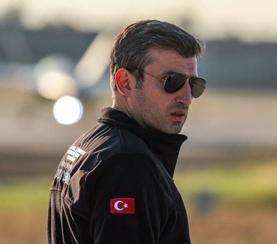 Selçuk Bayraktar:
"İnsansız uçak bir hedefi vurduğunda diğerleri sahadan çekilmek zorunda."
SELÇUK REİS RABBİM SİZLERDEN RAZI OLSUN. 
<a href="/Selcuk/">Selçuk Bayraktar</a>

#MilliTeknolojiHamlesi
#TürkDevleti