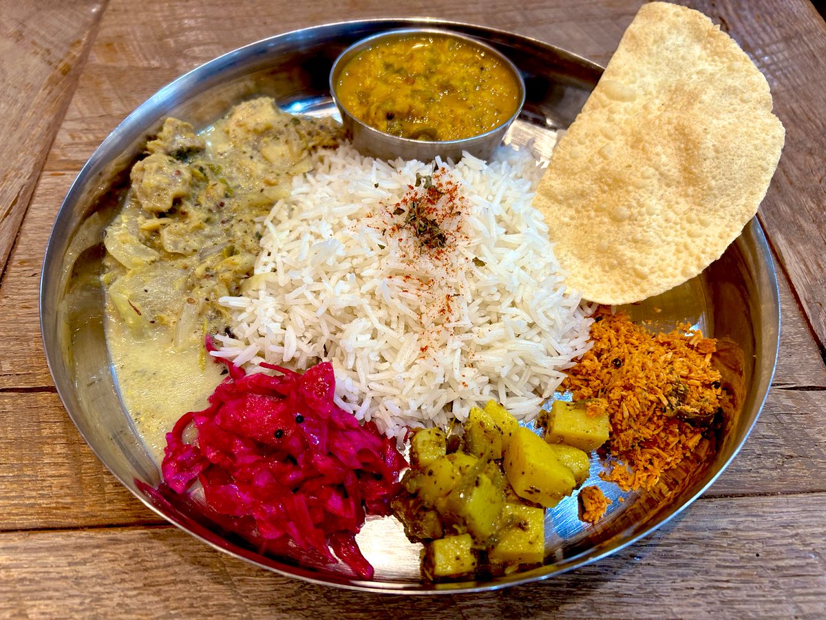 おすすめされて
ずっと気になっていた
スパイスカレーのお店🍛♡