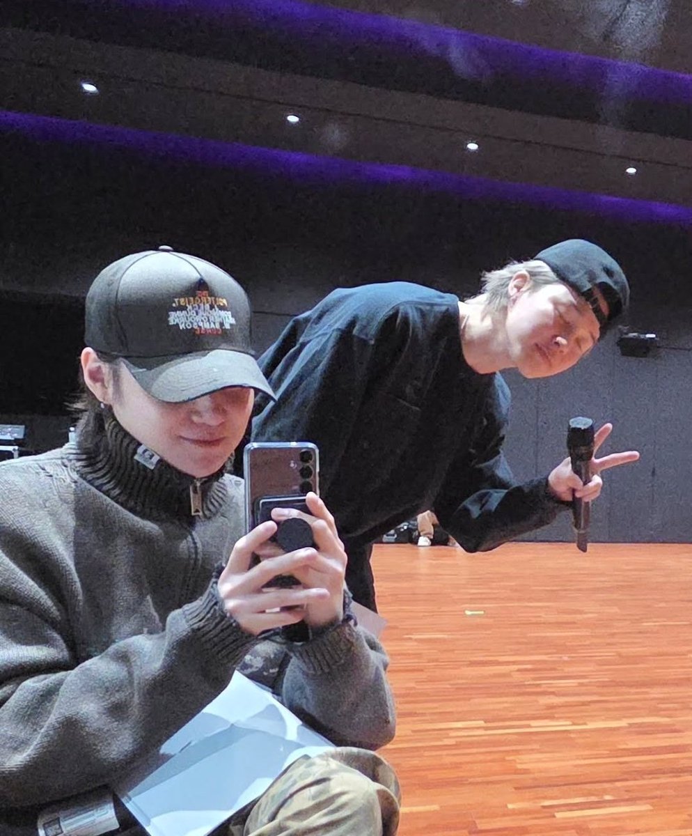 didyoongicome's tweet image. YES HE DID YES HE FUCKING DID WHAT THE HELL