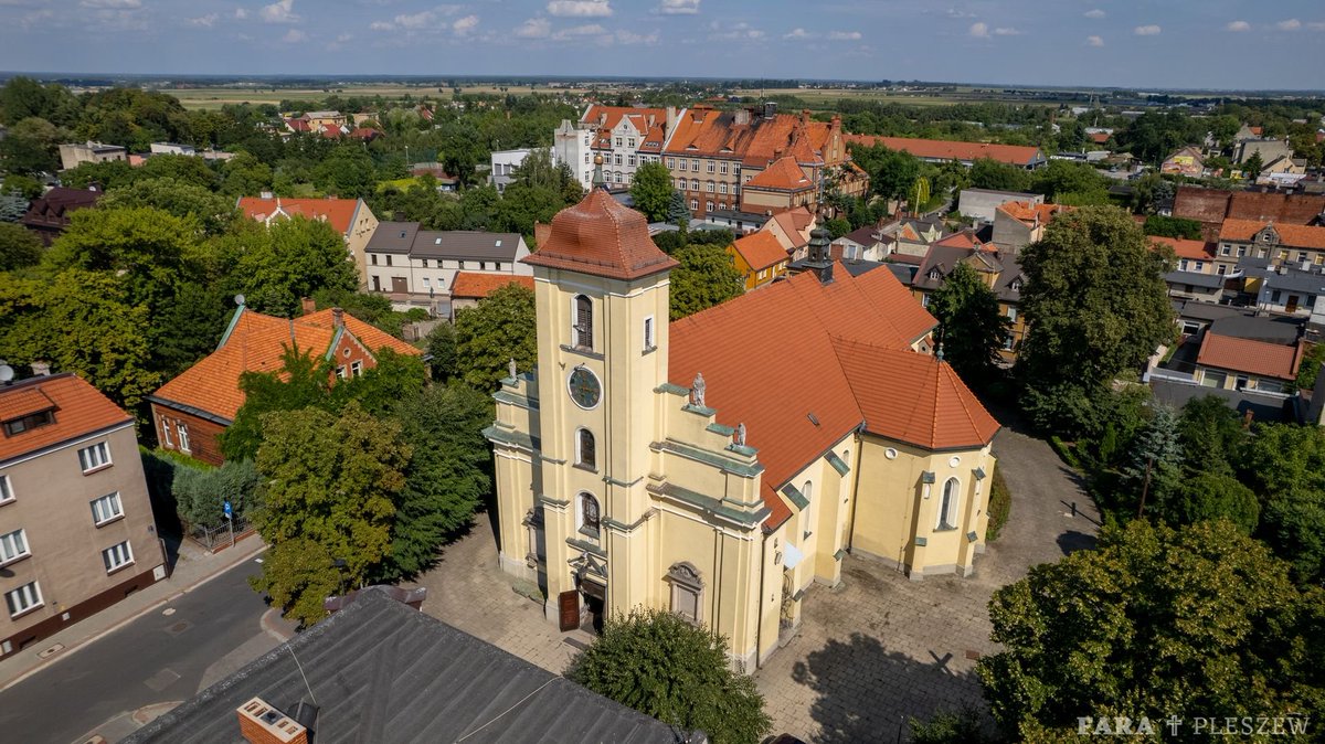 PolishChurches's tweet photo. Church of the Beheading of St. John the Baptist in Pleszew

The temple has existed since at least the 14th century. Built in the Gothic style. Partially burned down in 1806, it was rebuilt between 1807-1822 in an eclectic style with elements of Gothic walls. https://t.co/ZHgMADcEiG