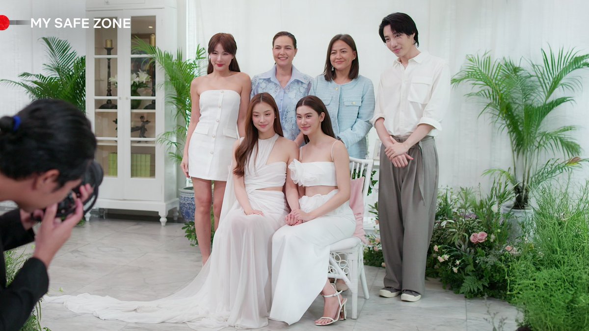 Netflix_PH's tweet photo. oh, to have a love like this… congratulations to my girls Lin and Jane for their happy ever after! 👭

#MySafeZone #MySafeZoneSeries #MySafeZoneEp8  #ลีน่าหมิว #LenaMiu #LenaLorenaSchuett #ลีน่าลลินาชูเอ็ทท์ #MiuNatshaTaechamongkalapiwat #หมิวณัชาเตชะมวคลาภิวัฒน์ https://t.co/S4ItHOyXNW