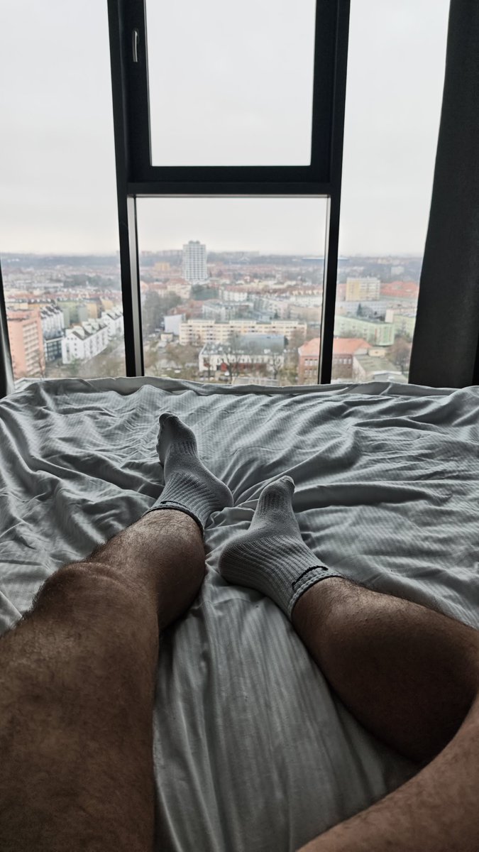 blueyepower's tweet photo. That's view! 
#socks #nike #legs #feet #stopy https://t.co/UWqyZbCsJX