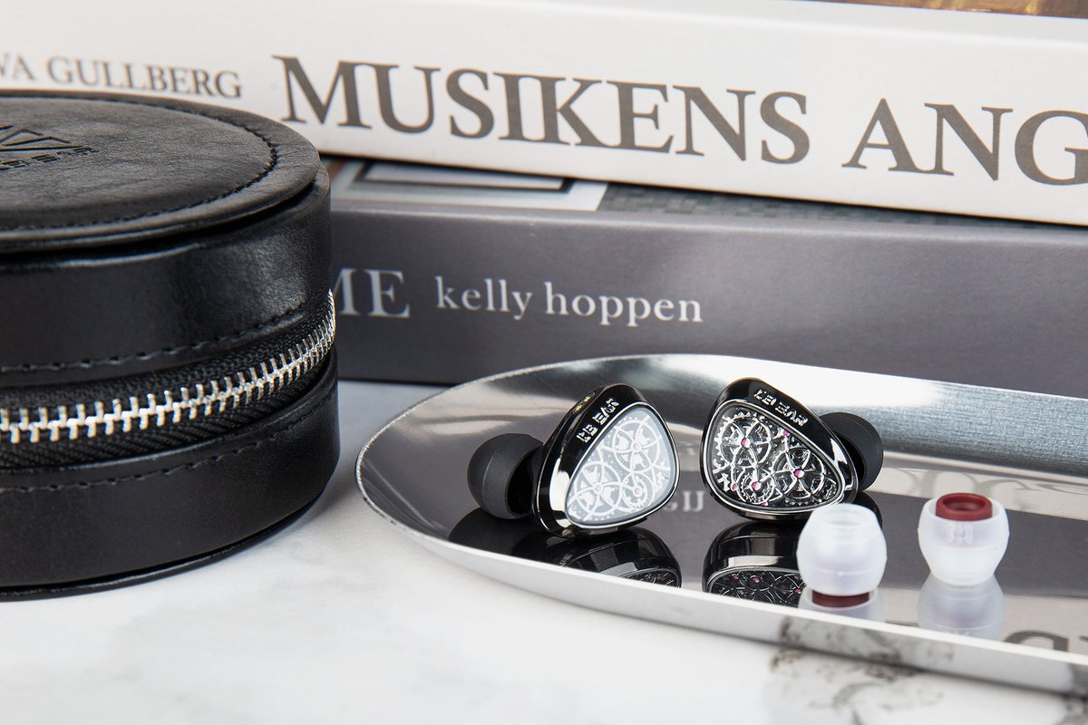 keephifi67605's tweet photo. #KBEAR #TourbillonPro
Capture every subtle and wonderful moment of music.🎶
#ChristmasSale
🔗shop link: https://t.co/tYOJONzWBo
#keephifi #earphone #hifi #Audio #musiclover #audiophlie #Friday #music #Christmas https://t.co/ygfFG3EPhJ