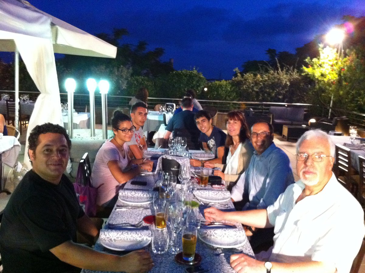 irodon's tweet image. Anton, no vull acomiadar-me perquè, tard o d’hora, ens retrobarem de nou. Només vull agrair-te sincerament tot el que he après al teu costat i la teva lliçó de vida de viure cada instant d’aquest trànsit a la Terra amb passió. Tot i que sembli estrany, ara que te n’has anat…