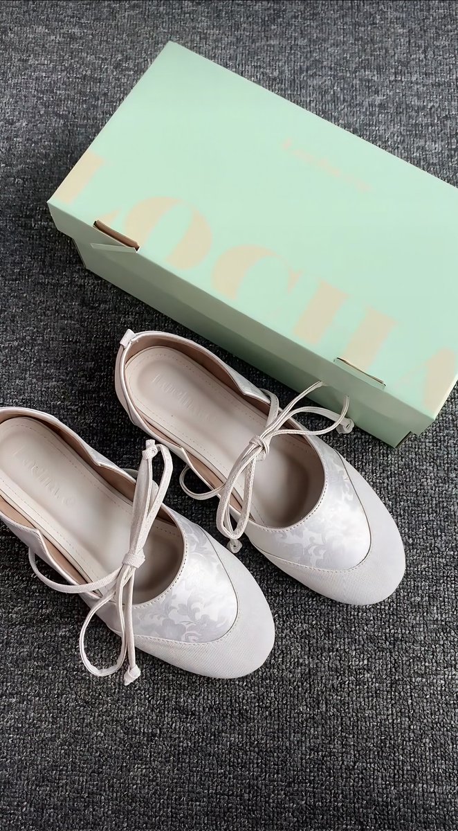 hanbyl_'s tweet image. Supporting local artisans is always in style, so much dedication goes into every pair🩰