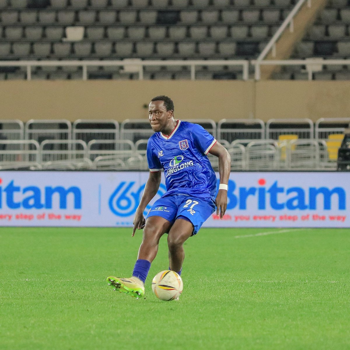 Raymond Barasa 🎯😢

He Makes SC Villa Fans Forget Anorld Odongo Is Still A Joogo.

Boy Is So Calm , Composed &amp; Everything On Him Is Perfect .

He Is Supposed To Be In Morrocco ⚽😂
