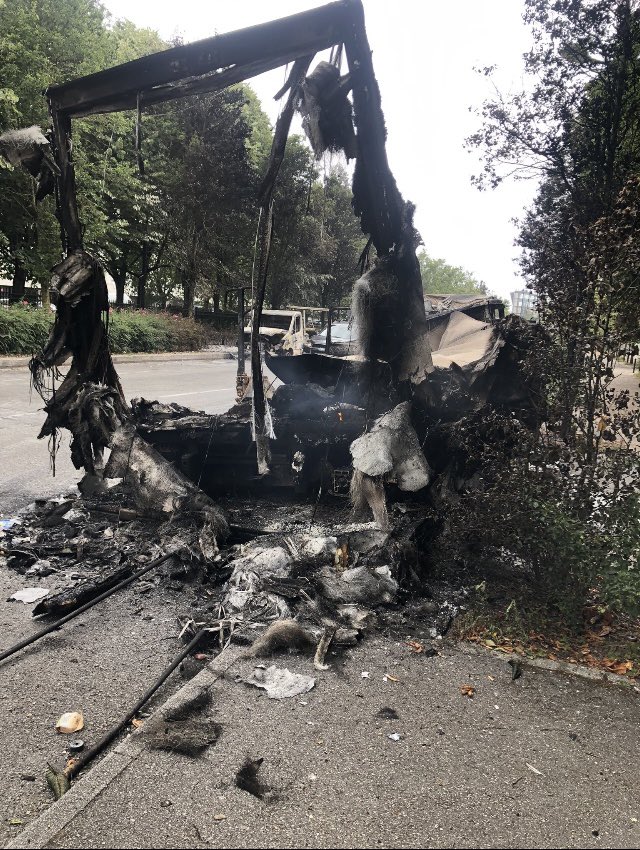 <a href="/nicolasputsch/">Nicolas Vidal</a> On eût aimé que la Maréchaussée
(sur ordre)soit aussi"Virile"contre les émeutiers exogènes de 2023 prétextant la mort de Naël pour piller les magasins,
détruire les Mairies &amp; Médiathèques &amp; marquer leur territoire,
que contres les Paysans qui ont le tort d'être Français de Souche