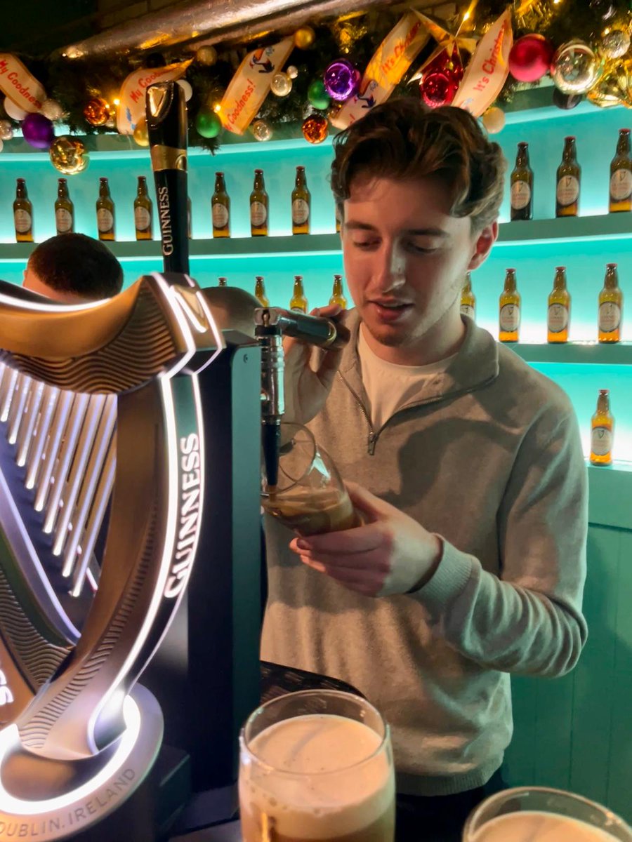 stoutsommeliers's tweet photo. Pint Review – Guinness Storehouse
Learned to pour the perfect pint at the Guinness Academy—€10 extra on a €30 student ticket. Pint was creamy, with great domage, and a few bubbles from my rookie pour 😉. Stout score: 8.6/10, overall experience: 10/10. 
#GuinnessStorehouse https://t.co/od6IpMKB5V
