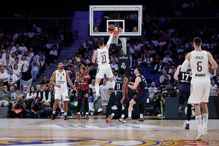 Tras una intensa segunda mitad, el <a href="/RMBaloncesto/">Real Madrid Basket</a> logra superar a <a href="/Baskonia/">Kosner Baskonia</a> que supo ponerse por delante en el último cuarto con un gran acierto en el triple y buenos contraataques. Lo explicamos en <a href="/poblafm/">PoblaFM</a> con el apoyo de <a href="/Clorinelabuelo/">Clorin El Abuelo</a> poblafm.com/baloncesto/rea…