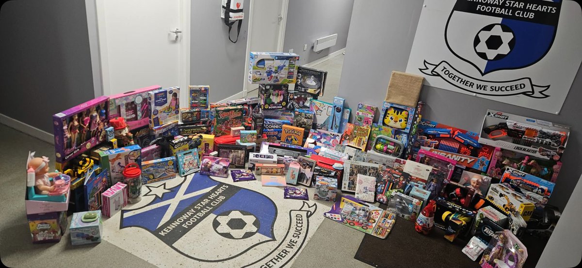 KennowayC's tweet photo. Our 2011’s organised a Xmas toy appeal and were given loads of toys, food and cash donations. They will in the coming days distribute locally and certainly make a difference to some families and kids this year. Well done to Colin and his team 🙌🏼🙌🏼 https://t.co/GR90Du1puI