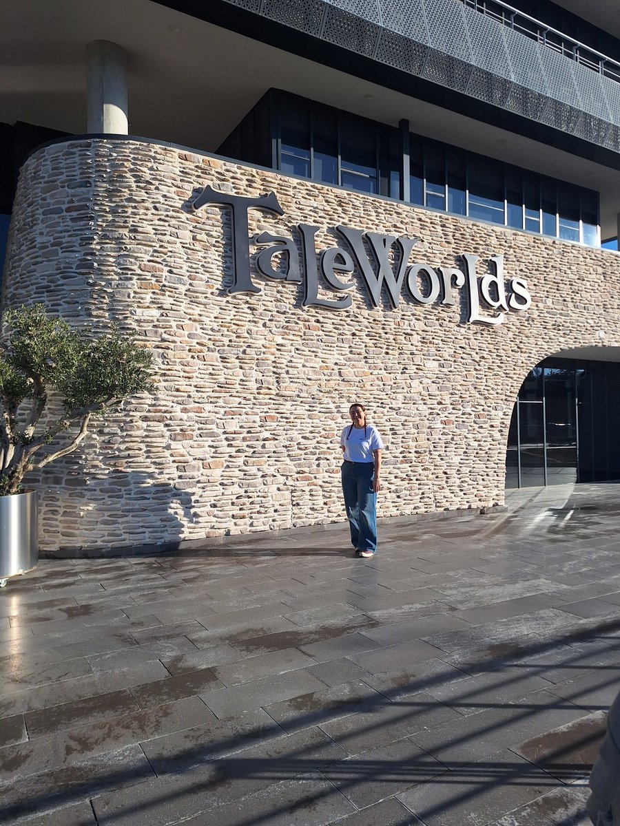 ̶N̶e̶v̶e̶r̶ meet your heroes. Gerçeküstü bir gün 🫠