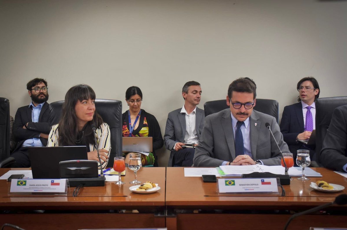 Embajada de Chile en Brasil tweet media