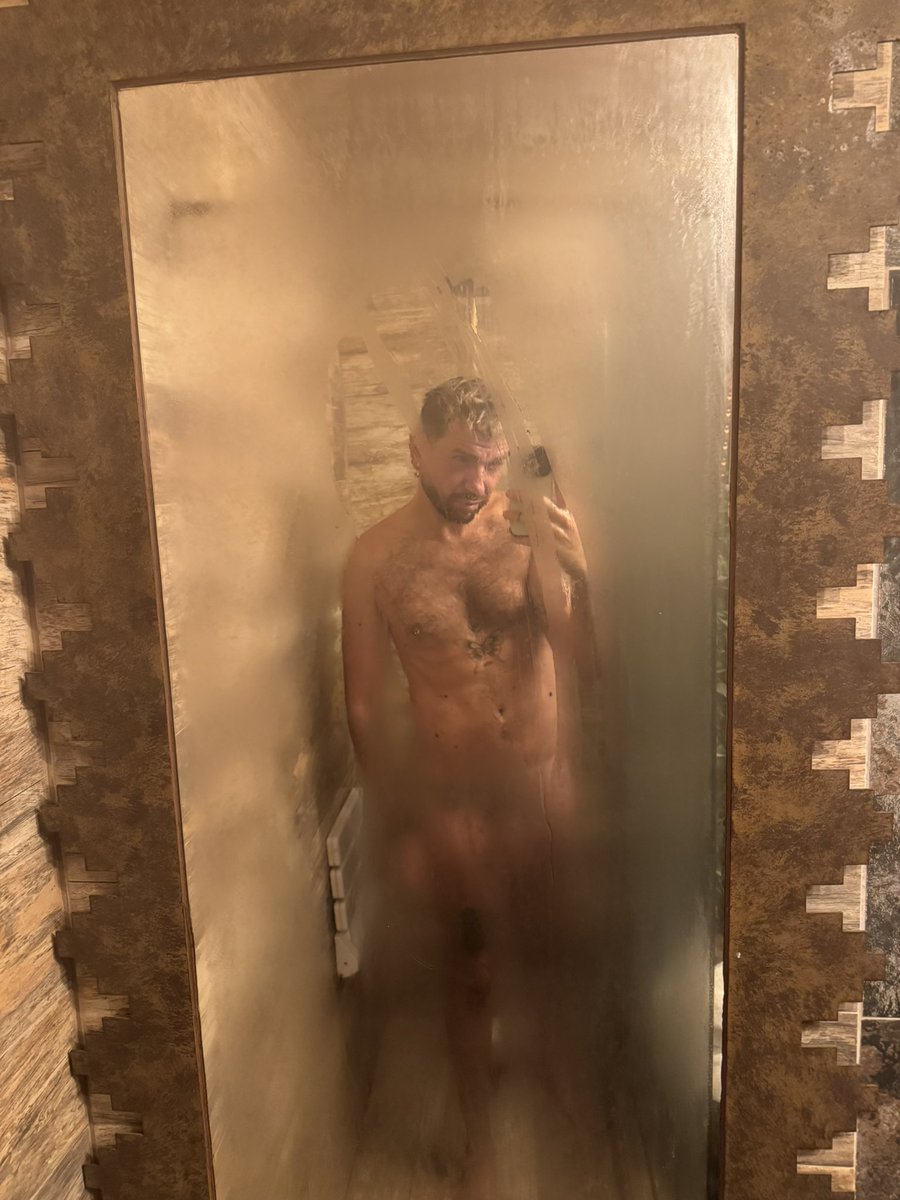 Hacía tiempo que no pasaba por aquí. Vamos a por el viernes que el cuerpo lo sabe 🔥