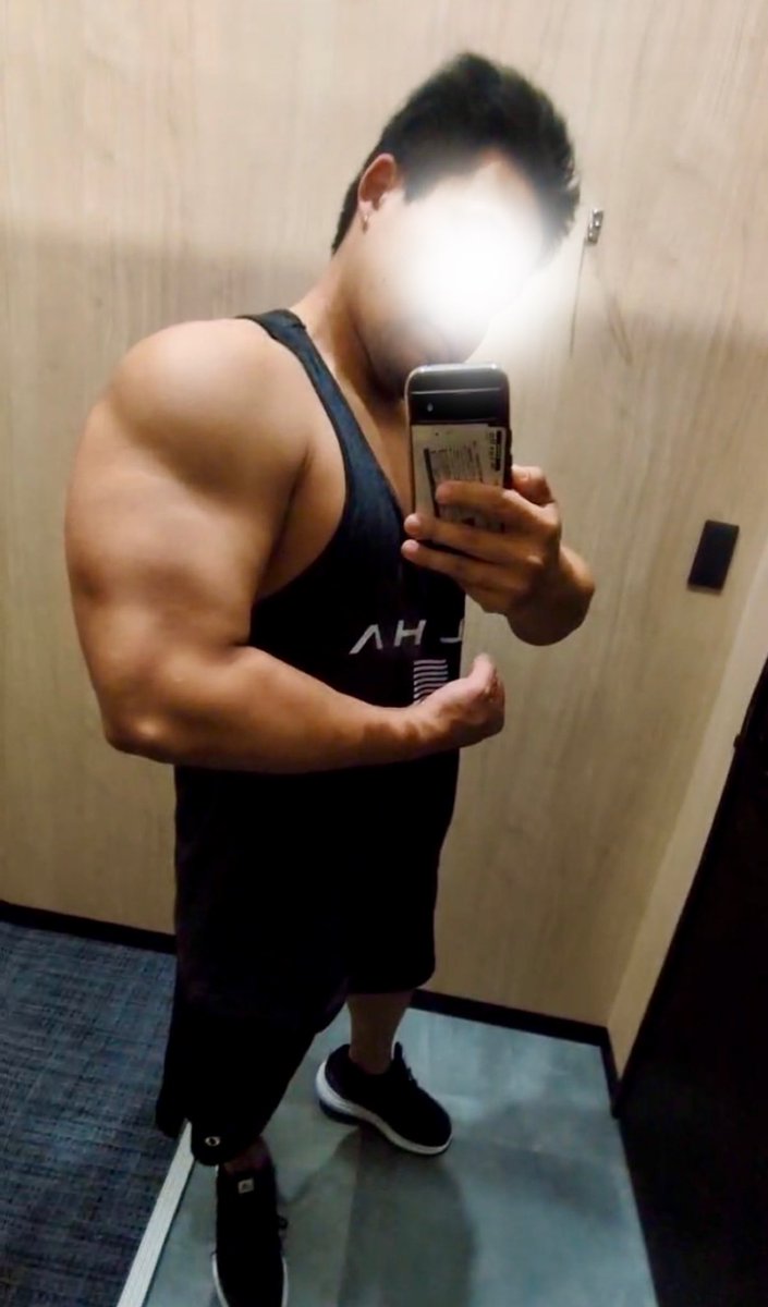 Darryl_training's tweet photo. 年末年始、飲み会が多くなる日々の中で
そして華金で筋トレする人は偉いよね👏

という事で私はトレーニングに励みます💪 https://t.co/tzQKolo1QO