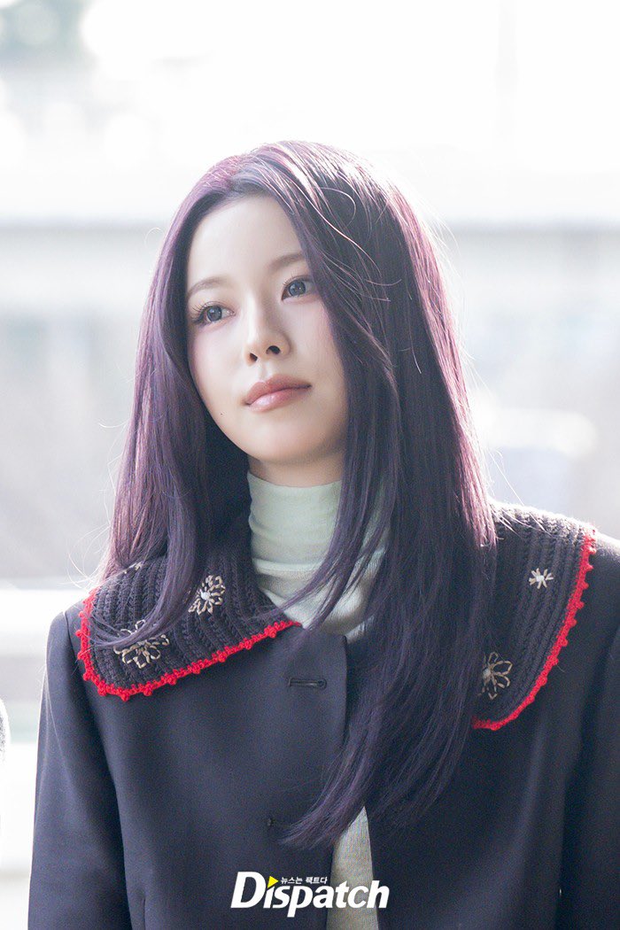👤: what hair color do you want to try in the future?
🐱: grey 
🐱: what is your favorite hair color?
👤: PURPLE! i want to see in purple hair
🐱:SOMEDAY🧐
