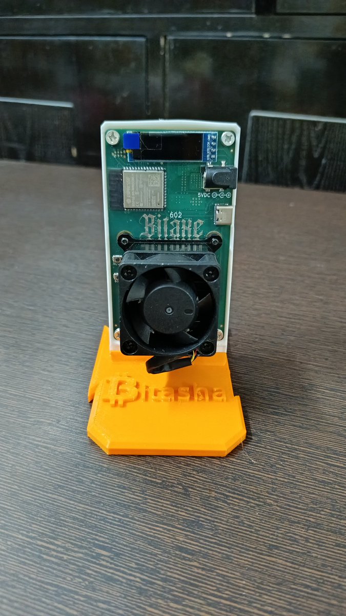 07Harshvardhan's tweet image. Bitaxe 602 ₿ ⛏️⏹️🪙🧡🤳🏽⚡

Thanks for @bitaxeindia 🫡, @bala_1116 ji 🙏🏽, One &amp;amp; only @RunwithBitcoin Bhai 🤗

#Bitasha #Bitaxe #Bitaxe602 #Bitcoin #SoloBlockMiner #Timechain🔗