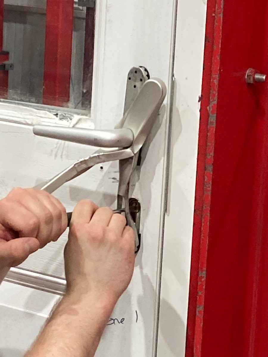 #fridayfeeling "Proud!" Well done everyone! We're pleased to reveal that we've recently passed and excelled in our <a href="/BSIKitemark/">BSI Kitemark™</a> audit <a href="/MadeinBritainGB/">Made in Britain</a>, <a href="/glazingblogger/">glazingblogger</a> Take a look 👇#unitydoors linkedin.com/feed/update/ur…