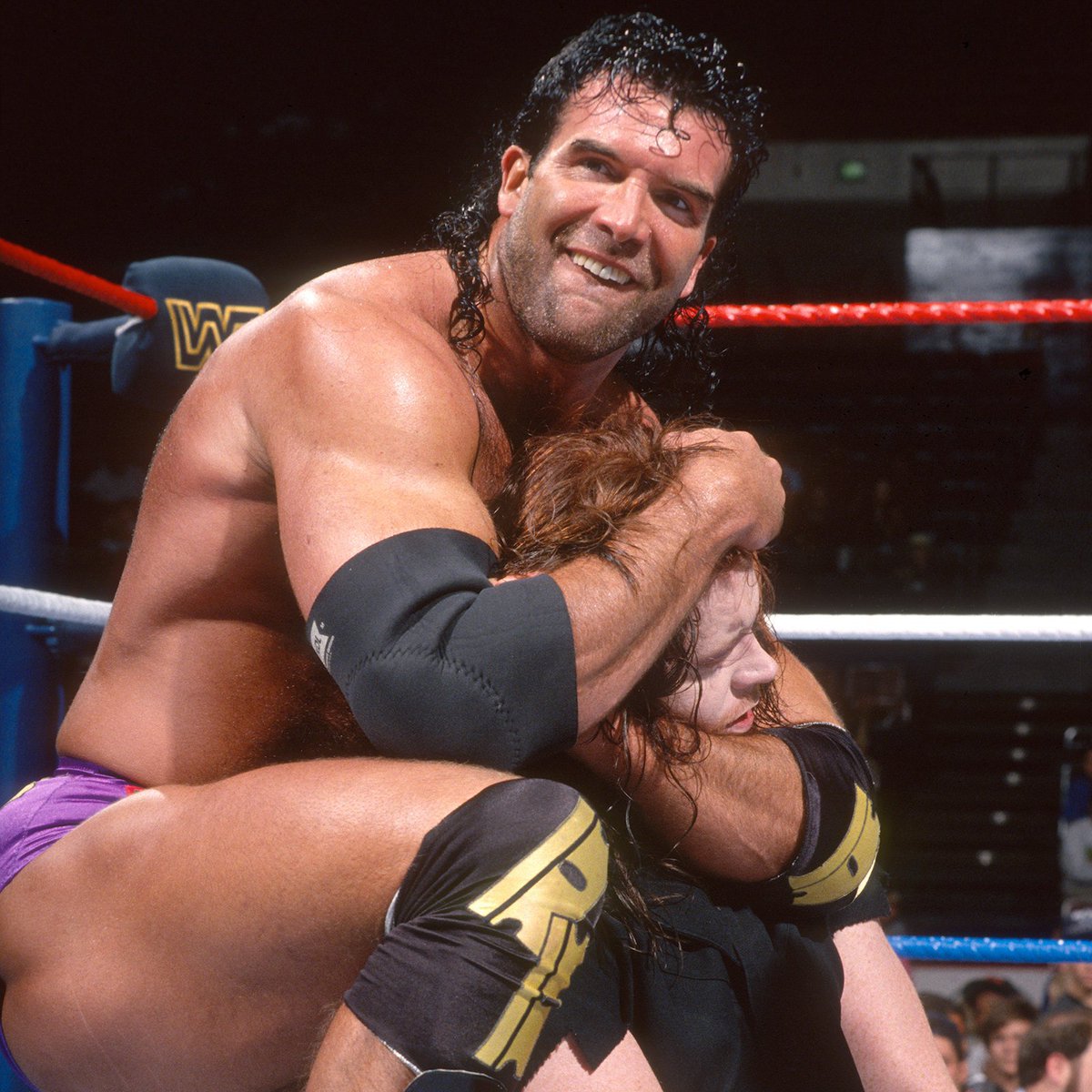 📸 Two photos from this day in 1992 capturing Razor Ramon tangling