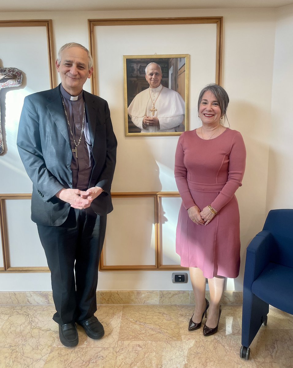 Ho salutato il cardinale Matteo Zuppi, presidente della Conferenza Episcopale Italiana, ringraziandolo per il sostegno costante a #Cuba e per la sua disponibilità a dialogare sulle complessità del mondo attuale.