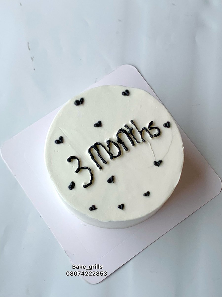 Bento cake 
Whipped cream frosting 
12,000
Available all day everyday 

📍ibadan