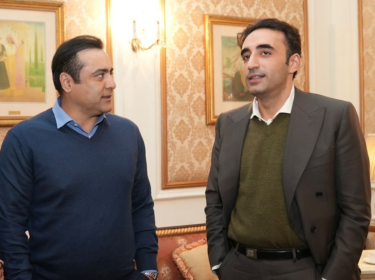 AhsanAbbasShah's tweet photo. Wonderful pic of @_Mansoor_Ali with chairman #PPP @BBhuttoZardari #lahore https://t.co/nwYkY0c6Mh