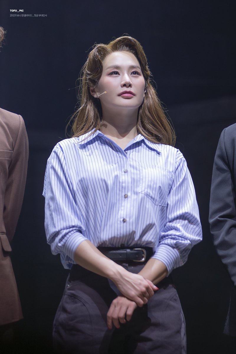 tofu_pic's tweet photo. 251211 보니 앤 클라이드 || 첫공 무대인사
블랜치 배로우 | 배수정 https://t.co/W8JdTxesLd