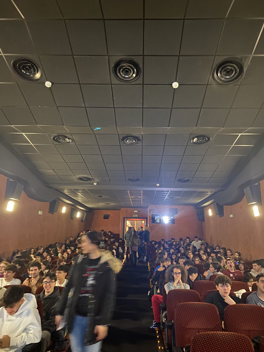 Quinta y última jornada del Festival Educacine 
👉Proyección de “Septiembre 5”
👉Presenta Joaquín Albareda, periodista deportivo de <a href="/antena3com/">Antena 3</a> 
👉2 salas repletas de estudiantes 
<a href="/decine21/">Decine21</a> <a href="/Magisnet/">Periódico Magisterio</a> <a href="/sienaeducacion/">Siena Educación</a> <a href="/CinesVerdiMad/">Cines Verdi Madrid</a> <a href="/MADRID/">Ayuntamiento Madrid</a>